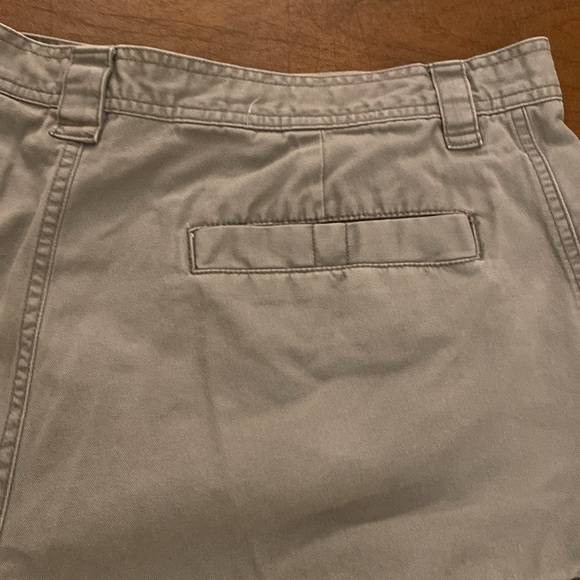 Columbia Men’s Gray Cargo Shorts - Picture 7 of 11